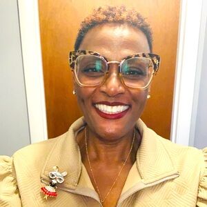 Meet your Posher, Rhonda